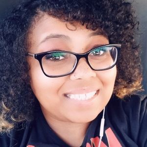 Meet your Posher, Lakisha